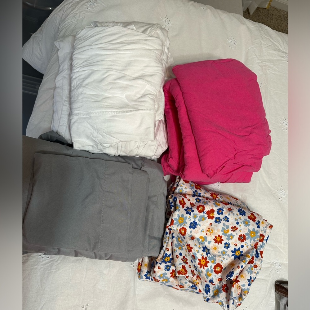4 full sets on twin/twin xl sheets